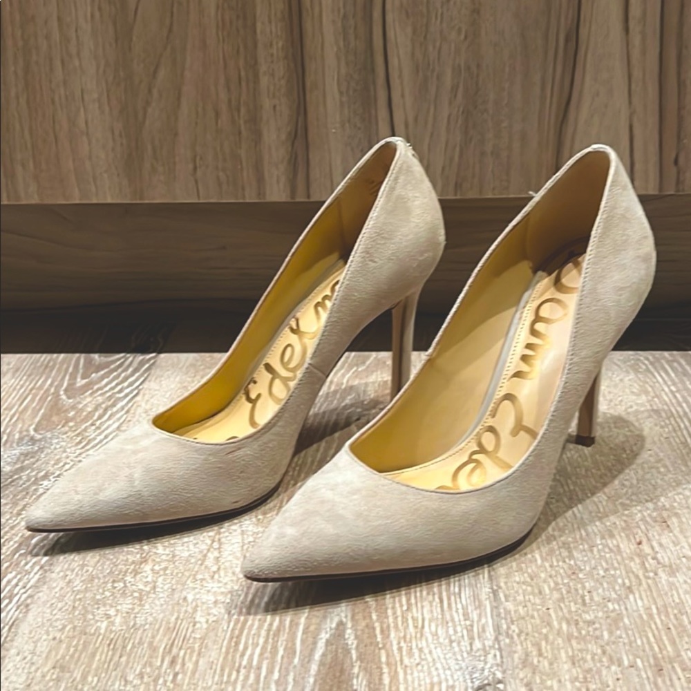 Pump heels